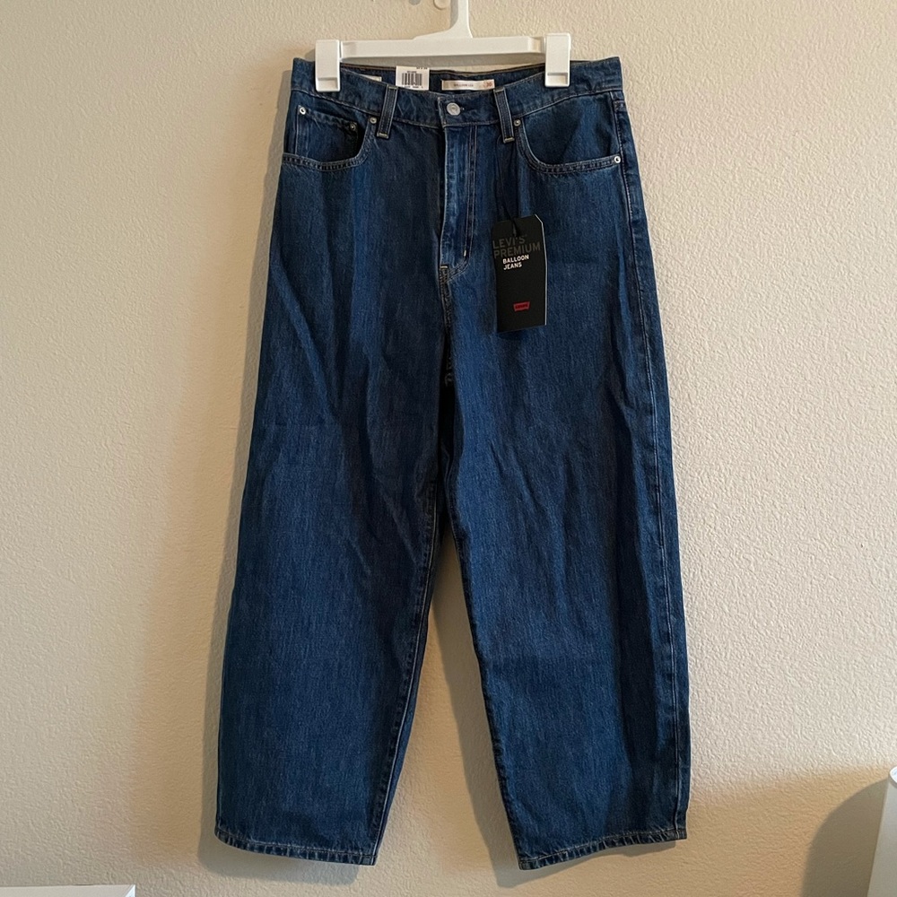 ***NWT** LEVI’s BALLOON LEG DENIM